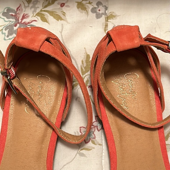 NIB Crown Vintage Evalinda ankle strap cutout wedge shoe - Picture 5 of 8